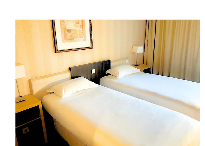 Paris Cdg Airport فندق 4*